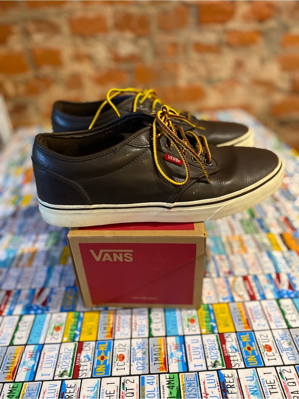Vans leather Skate Boarding Shoes Size  mens 9. With Replace Box. Pre-owned